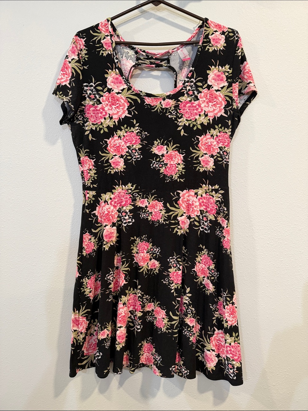 No Boundaries Black Floral Pattern A-Line Dress with Cutout on back (XL/15-17)